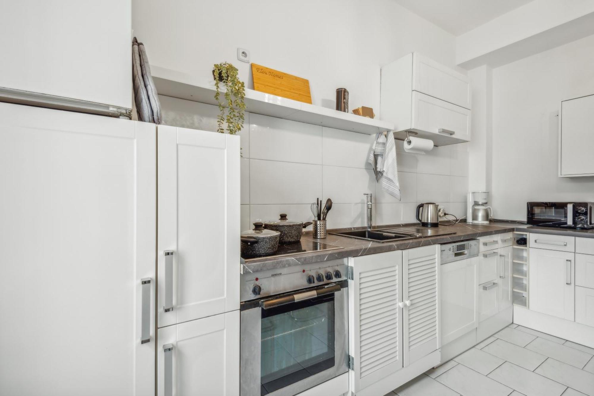Zentrale Lage ... Ideal Fuer Geschaeftsleute, Monteure, Familien...3 Zimmer, Wlan, Smarttv Mettmann Zewnętrze zdjęcie